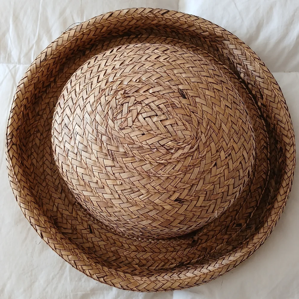 New. Vintage ,Woven 100% Straw ,Show stopper Hat - Picture 2 of 8